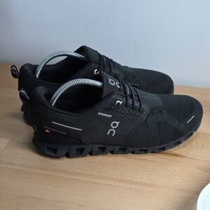 On Running Men's Black Athletic Shoes 10.5 Used